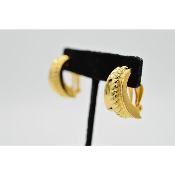 Fernando Originals Vintage Clip On Earrings Shiny Gold Chunky Hoop Signed 80s 9M - Picture 2 of 7